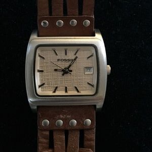 (112) Woman's Fossil Watch - NEEDS BATTERY!