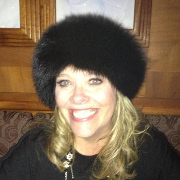Meet your Posher, Kathleen - Picture 1 of 1