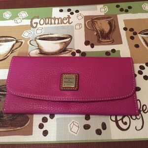 Dooney and Bourke envelope wallet