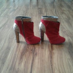 Michael Antonio Women's Mills - Red Velvet