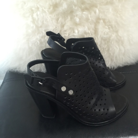 Rag and bone Wyatt sandal worn 3 times!!!