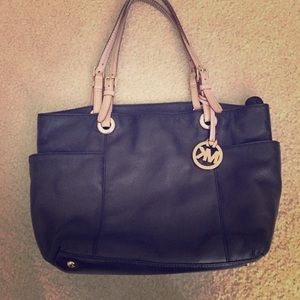 Michael Kors Black Handbad