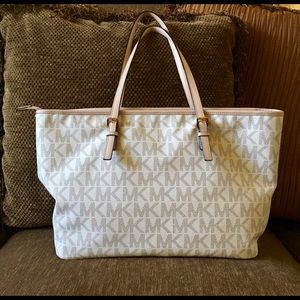 MK Jet Set Travel Med Top Zip Multifunction Tote