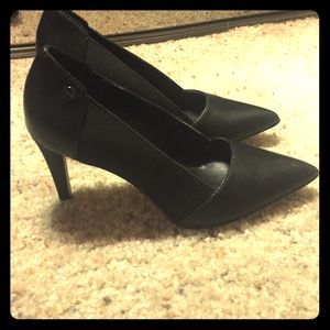 Calvin Klein black pumps -size 4