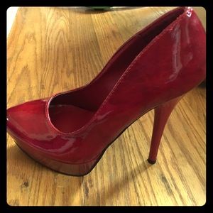 Red hot Call It Spring Size 6 pumps