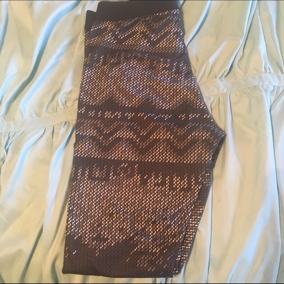 NWOT Nike Pro Leggings