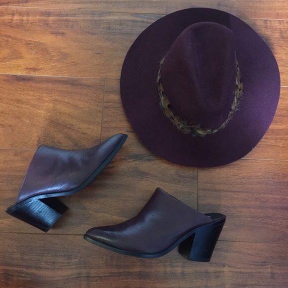 🚨Sale🚨 STEVE MADDEN BURGUNDY MULES