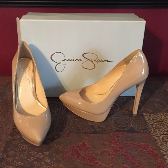 jessica simpson parisah pump