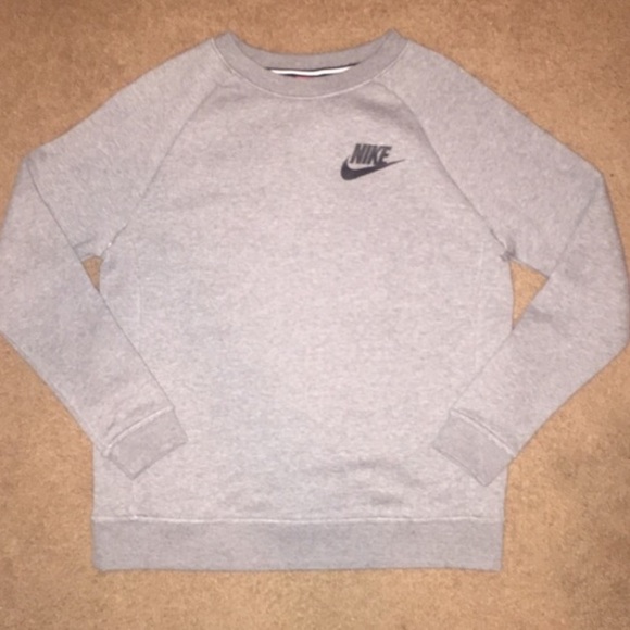 Gray Nike crewneck sweatshirt