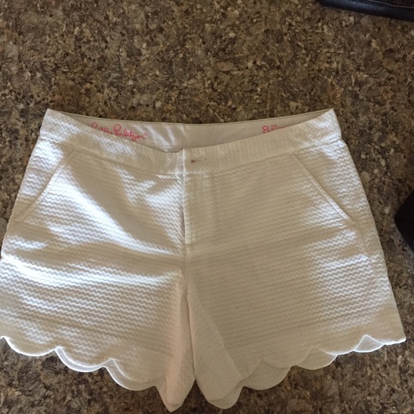 White scalloped Lilly Pullitzer shorts