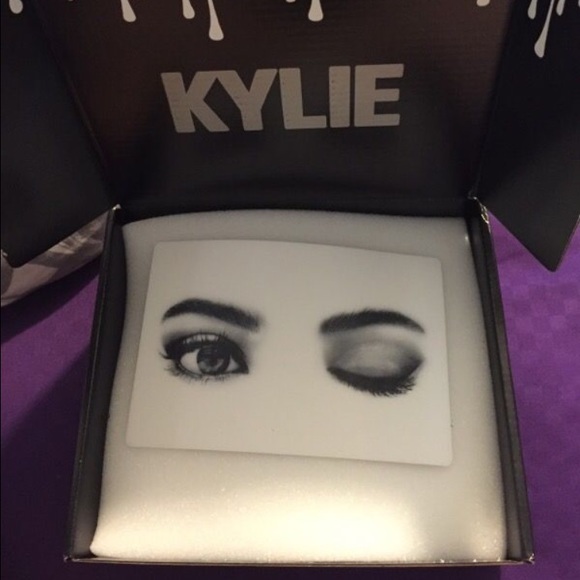 Kylie Kyshadow - Picture 4 of 4