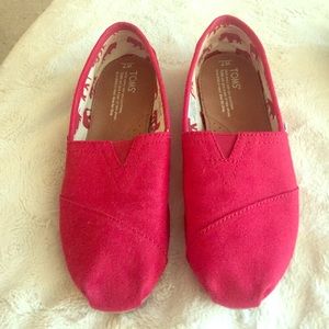 Size 7 TOMS Red
