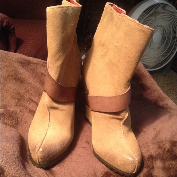 Shoes - 💋💋LuxuryRebel Boots💋💋