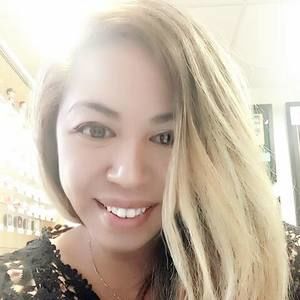 Meet your Posher, Claire