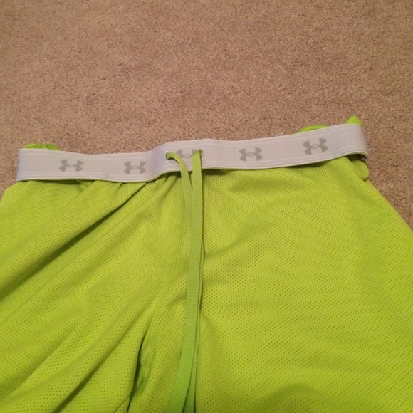Lime green under armour shorts - Picture 2 of 2