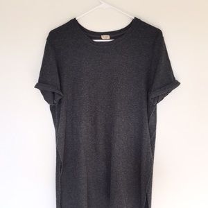 Tunic style, side slit Brandy Melville top