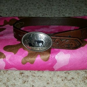 Youth leather belt with buckle. 24