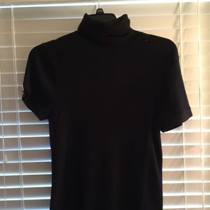 Simple fitted black short sleeve turtleneck top