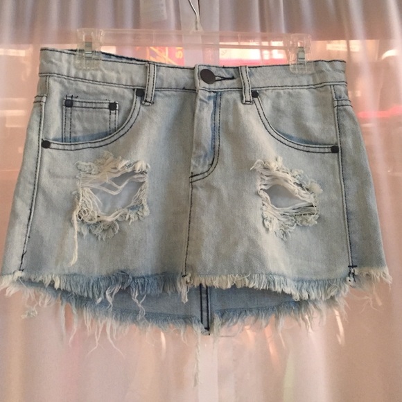 Distressed denim mini