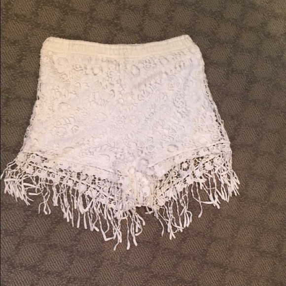Lush fringe shorts - Picture 1 of 2