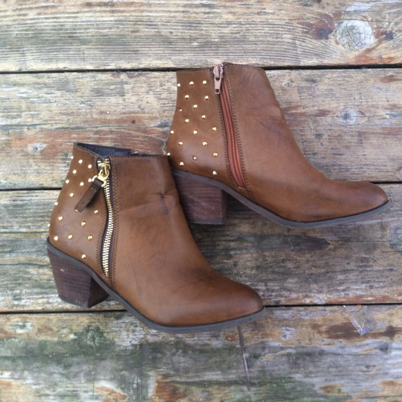 MOVING SALE: Leather boots