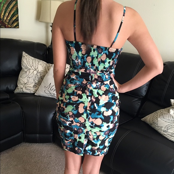 SOLD 😍Beautiful flower summer dress! 😍 - Picture 3 of 3