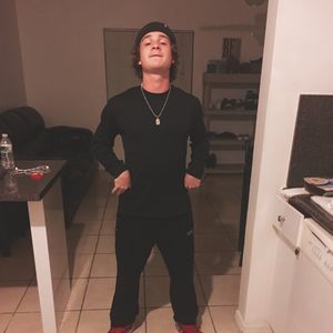 Meet your Posher, Max