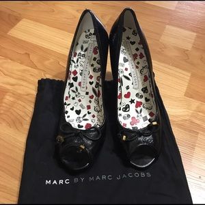 Marc by Marc Jacobs Black Patent Leather Pump