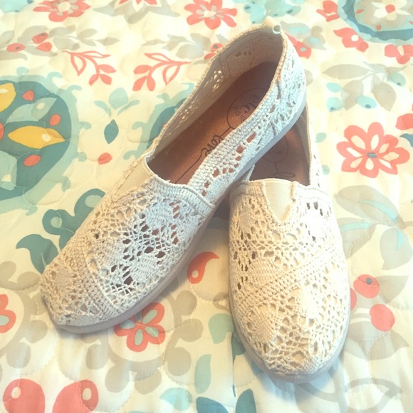 Lace flats!