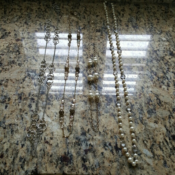 BUNDLE LAYERING NECKLACES PEARL STONE SILVER