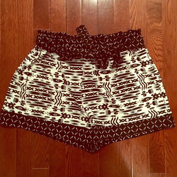 Black and white flowy shorts