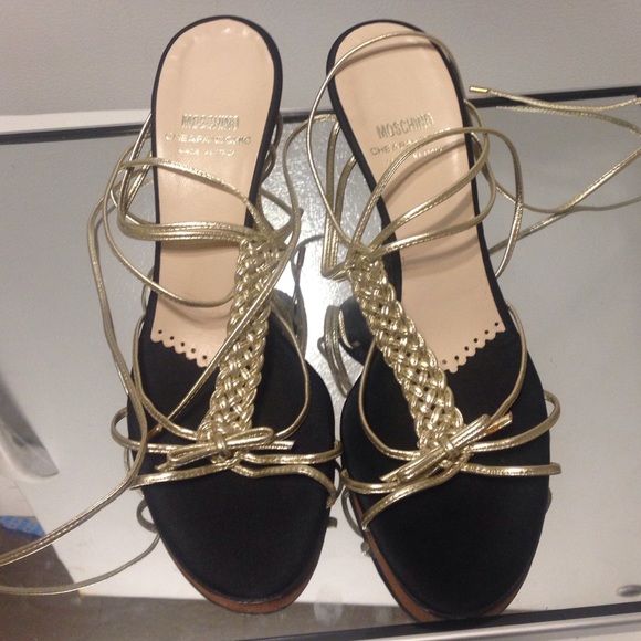 Moschino Silver t-strap Strappy Sandals
