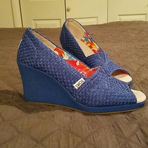TOMS peep toe wedge