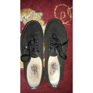 Black vans classics authentic
