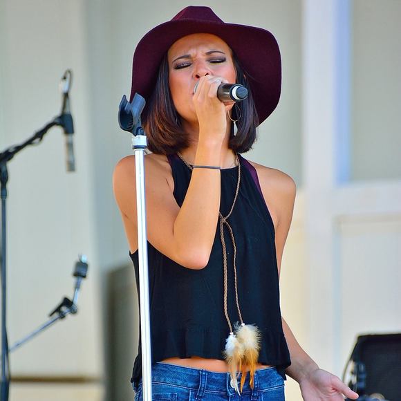 Meet your Posher, Tori