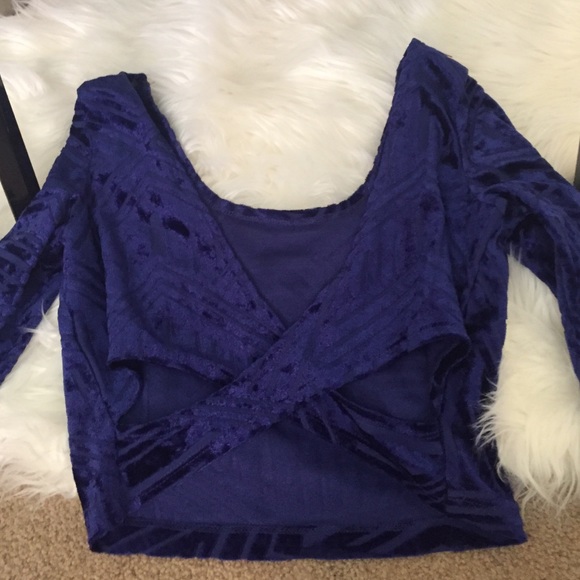 Velvet crop top - Picture 2 of 2