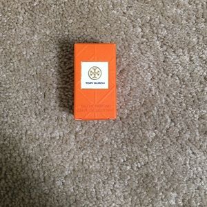 Cute travel size Tory birch perfume. .24 oz.