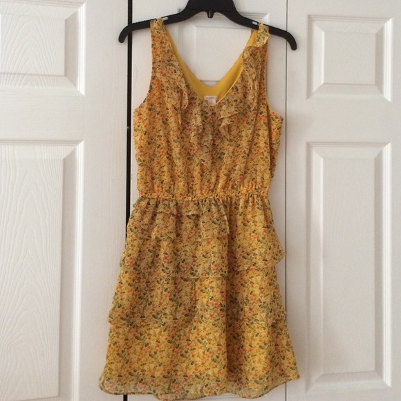 Yello, V-neck, knee length dress