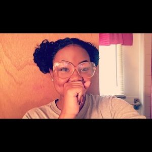 Meet your Posher, Whitney