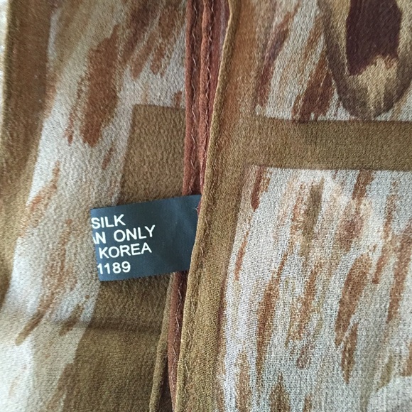 Halston silk scarf - Picture 3 of 3