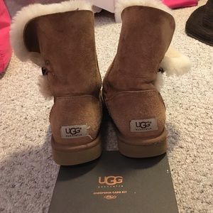 Ugg boots AND care kit-kit NWOT