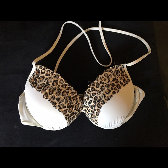 VS bathing suit top. BRAND NEW.