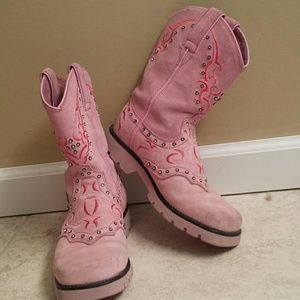 Pink Justin boots