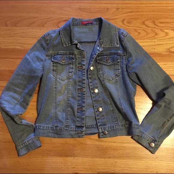 Forever 21 Jackets & Blazers - Light weight cropped denim jacket