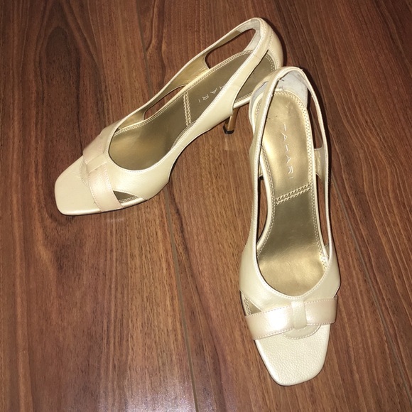 Adorable white/cream Tahari heels