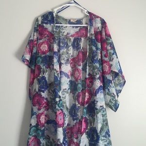 NWOT Flower print kimono