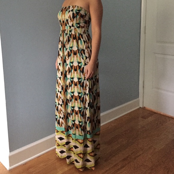 Strapless multi color pattern maxi dress - Picture 2 of 3