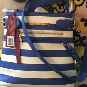 Micheal Kors purse