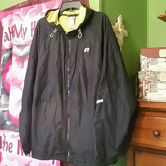 Black/yellow wind breaker