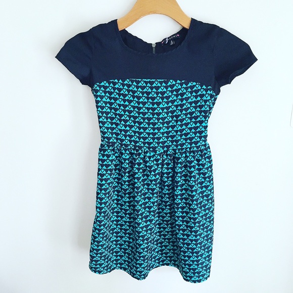 Cap sleeves heart detail dress